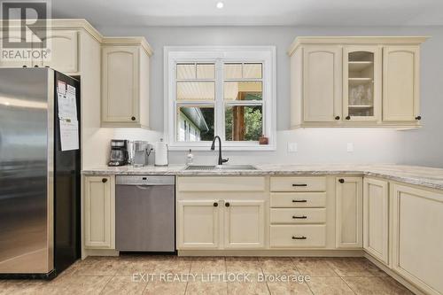 169 Dutch Line Road W, Galway-Cavendish And Harvey, ON - Indoor Photo Showing Kitchen