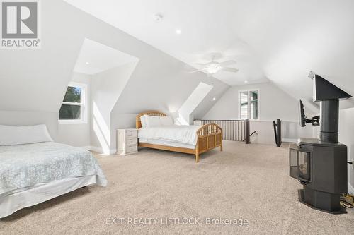 169 Dutch Line Road W, Galway-Cavendish And Harvey, ON - Indoor Photo Showing Bedroom