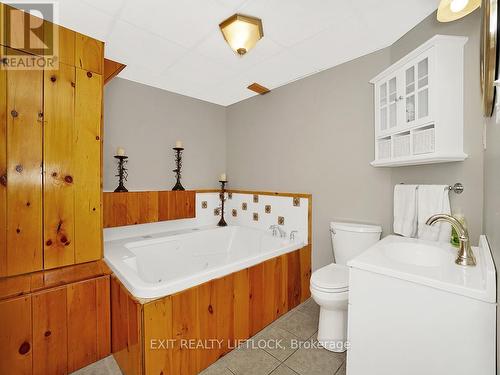 5137 Boundary Road E, Hamilton Township (Bewdley), ON - Indoor Photo Showing Bathroom