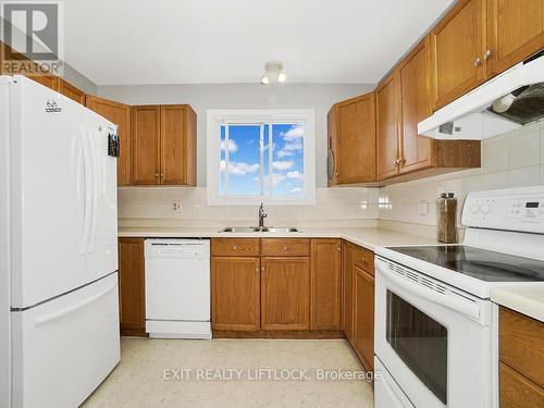 5137 Boundary Road E, Hamilton Township (Bewdley), ON - Indoor Photo Showing Kitchen With Double Sink