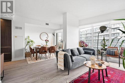 3708 - 117 Mcmahon Drive, Toronto, ON - Indoor Photo Showing Living Room