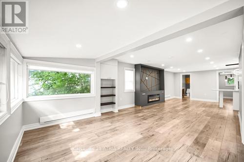 184 Way'S Bay Drive, Georgina, ON - Indoor With Fireplace