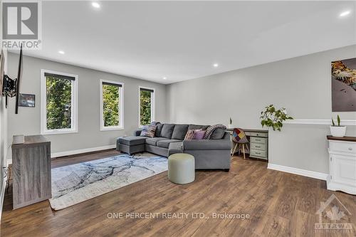 1303 Country Lane, North Dundas, ON - Indoor Photo Showing Living Room