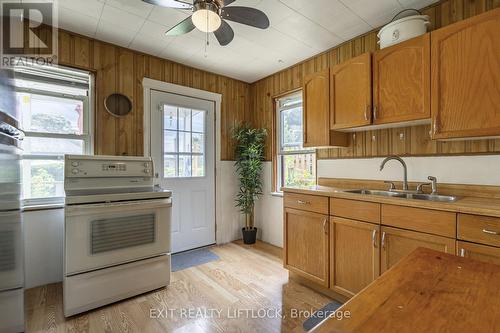 427 Edison Avenue, Peterborough (Otonabee), ON - Indoor Photo Showing Kitchen With Double Sink