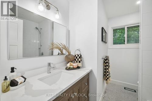 10 Laurel Circle, Peterborough (Monaghan), ON - Indoor Photo Showing Bathroom