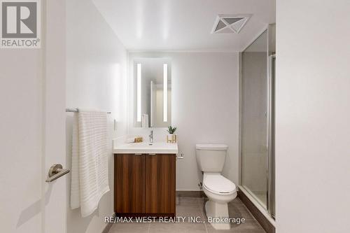 1227 - 5 Mabelle Avenue, Toronto, ON - Indoor Photo Showing Bathroom