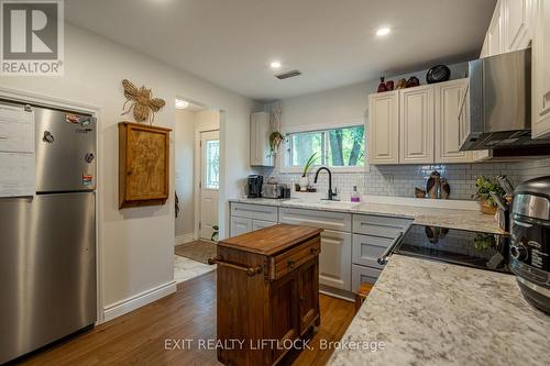 6 Woods Avenue, Kawartha Lakes, ON - Indoor Photo Showing Kitchen