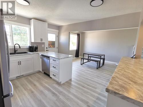 1242 Carney Street, Prince George, BC - Indoor Photo Showing Kitchen