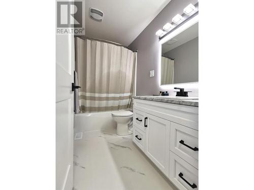 1242 Carney Street, Prince George, BC - Indoor Photo Showing Bathroom