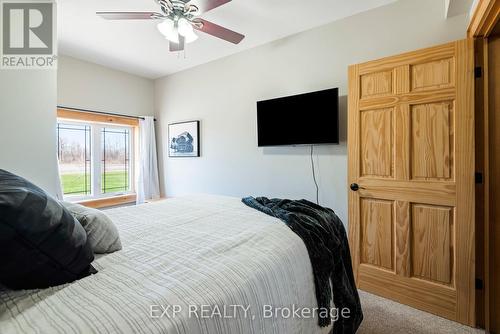 295089 8Th Line, Amaranth, ON - Indoor Photo Showing Bedroom