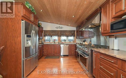 295089 8Th Line, Amaranth, ON - Indoor Photo Showing Kitchen