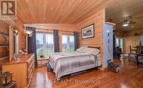 295089 8Th Line, Amaranth, ON - Indoor Photo Showing Bedroom