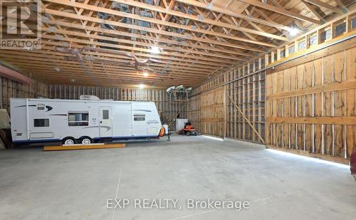 295089 8Th Line, Amaranth, ON - Indoor Photo Showing Garage