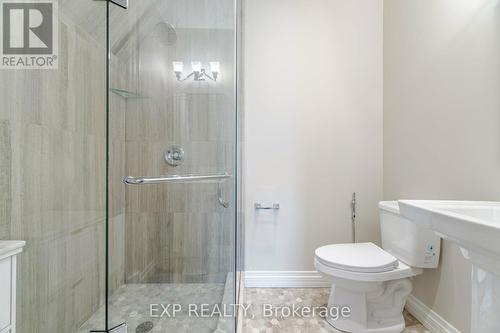 397 Bentley Road, Oakville (Eastlake), ON - Indoor Photo Showing Bathroom