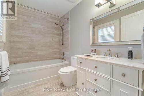 397 Bentley Road, Oakville (Eastlake), ON - Indoor Photo Showing Bathroom