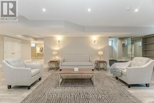 397 Bentley Road, Oakville (Eastlake), ON - Indoor Photo Showing Living Room