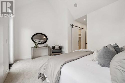 528 19 Avenue Sw, Calgary, AB - Indoor Photo Showing Bedroom