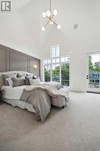 528 19 Avenue Sw, Calgary, AB - Indoor Photo Showing Bedroom