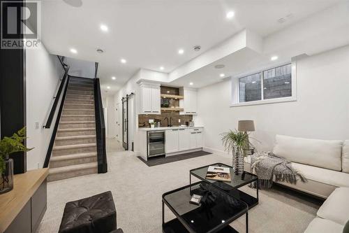 Rec Room - 528 19 Avenue Sw, Calgary, AB - Indoor Photo Showing Living Room