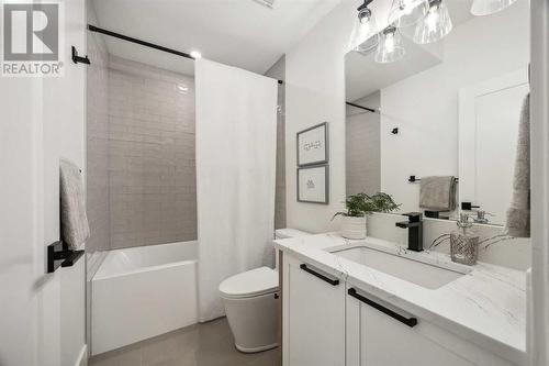 Lower 4 pc bath - 528 19 Avenue Sw, Calgary, AB - Indoor Photo Showing Bathroom