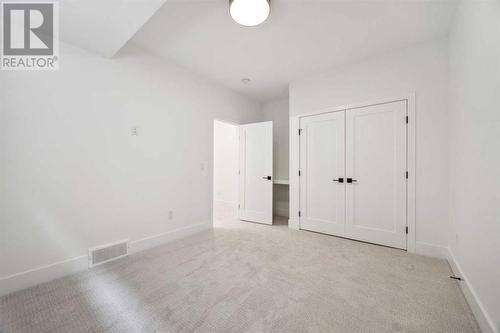 It's a good size too! - 528 19 Avenue Sw, Calgary, AB - Indoor Photo Showing Other Room