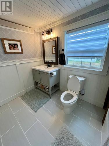 5 Grenfell Street, Happy Valley - Goose Bay, NL - Indoor Photo Showing Bathroom