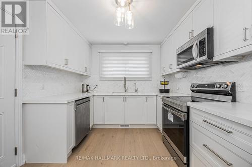 553 Pinewood Street, Oshawa, ON - Indoor Photo Showing Kitchen