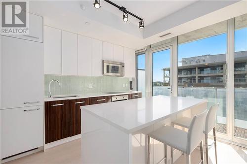 111 Champagne Avenue S Unit#1003, Ottawa, ON - Indoor Photo Showing Kitchen With Upgraded Kitchen