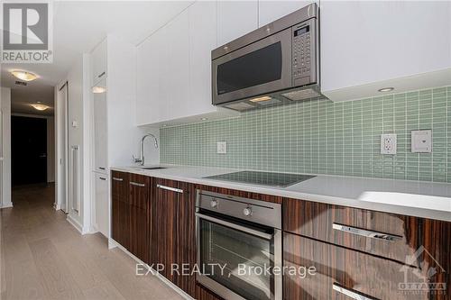 1003 - 111 Champagne Avenue S, Ottawa, ON - Indoor Photo Showing Kitchen