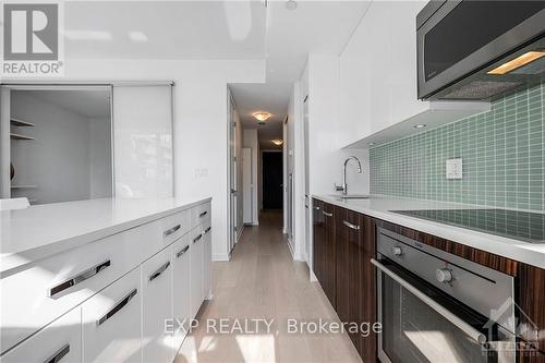 1003 - 111 Champagne Avenue S, Ottawa, ON - Indoor Photo Showing Kitchen