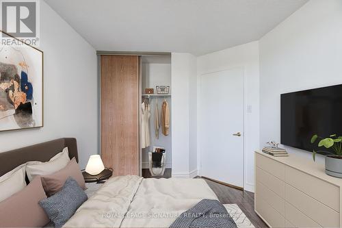 1201 - 1101 Steeles Avenue W, Toronto (Westminster-Branson), ON - Indoor Photo Showing Bedroom