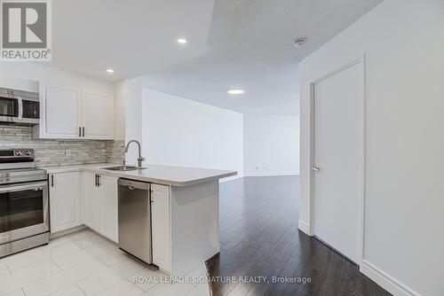 1201 - 1101 Steeles Avenue W, Toronto (Westminster-Branson), ON - Indoor Photo Showing Kitchen