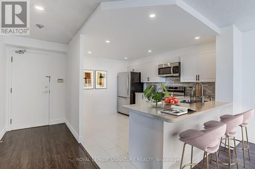 1201 - 1101 Steeles Avenue W, Toronto (Westminster-Branson), ON - Indoor Photo Showing Kitchen