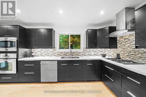 12 Blue Ridge Road, Toronto (Bayview Village), ON - Indoor Photo Showing Kitchen With Upgraded Kitchen