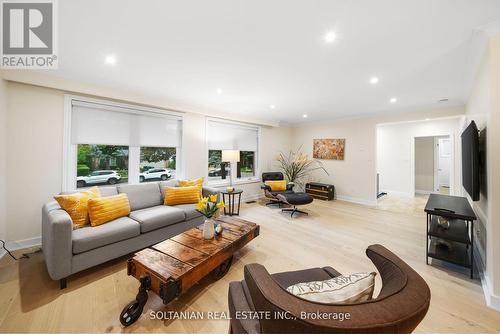 12 Blue Ridge Road, Toronto, ON - Indoor Photo Showing Living Room