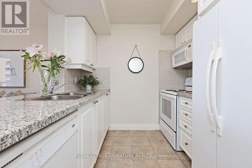 814 - 10 Northtown Way, Toronto (Willowdale East), ON - Indoor Photo Showing Kitchen With Double Sink