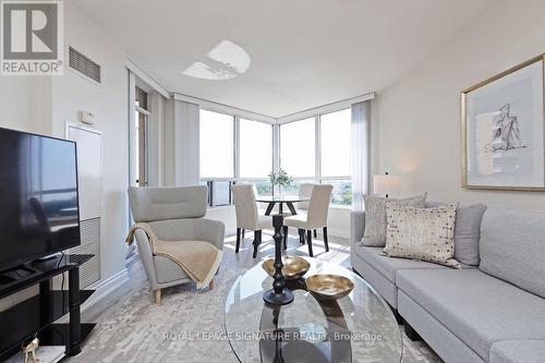 814 - 10 Northtown Way, Toronto (Willowdale East), ON - Indoor Photo Showing Living Room