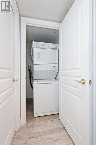 814 - 10 Northtown Way, Toronto (Willowdale East), ON - Indoor Photo Showing Laundry Room