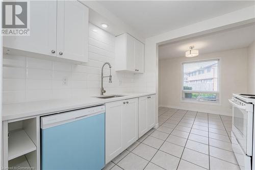 210 Glamis Road Unit# 34, Cambridge, ON - Indoor Photo Showing Kitchen