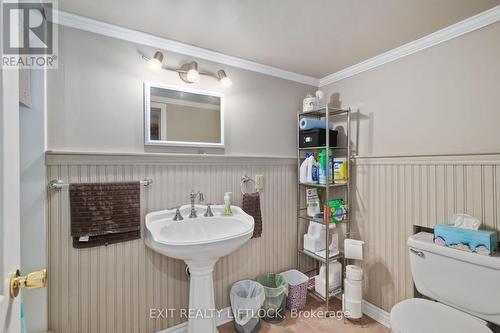 647 Bellaire Street, Peterborough (Otonabee), ON - Indoor Photo Showing Bathroom