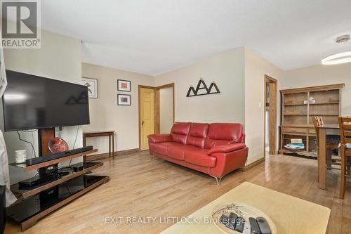 647 Bellaire Street, Peterborough (Otonabee), ON - Indoor Photo Showing Living Room