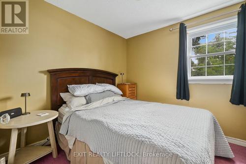 647 Bellaire Street, Peterborough (Otonabee), ON - Indoor Photo Showing Bedroom