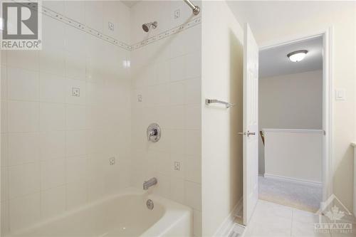 110 Clarkson Crescent, Ottawa, ON - Indoor Photo Showing Bathroom