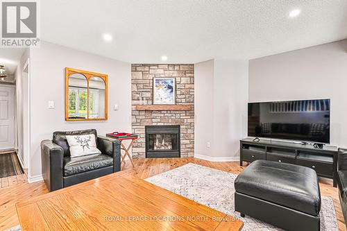 13 - 13 Barker Boulevard, Collingwood, ON - Indoor Photo Showing Living Room With Fireplace