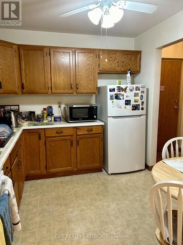 106 - 910 Ford Street, Peterborough (Monaghan), ON - Indoor Photo Showing Kitchen