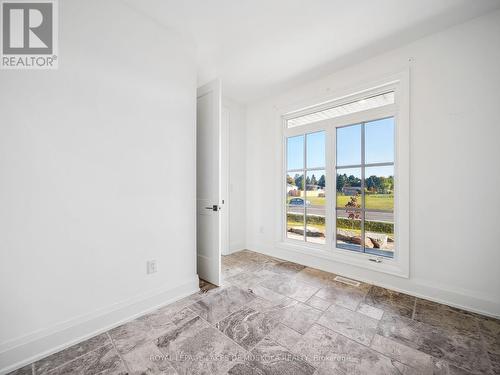 24 Keyzer Drive, Oro-Medonte, ON - Indoor Photo Showing Other Room