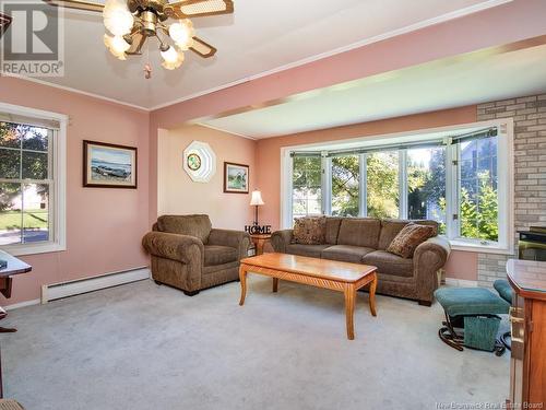 746 Maclaren Avenue, Fredericton, NB - Indoor Photo Showing Living Room