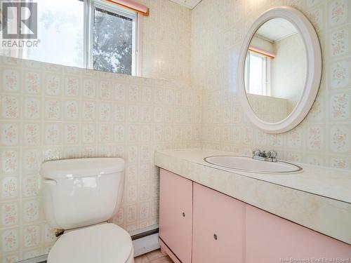 746 Maclaren Avenue, Fredericton, NB - Indoor Photo Showing Bathroom