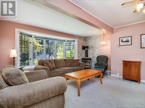 746 Maclaren Avenue, Fredericton, NB - Indoor Photo Showing Living Room