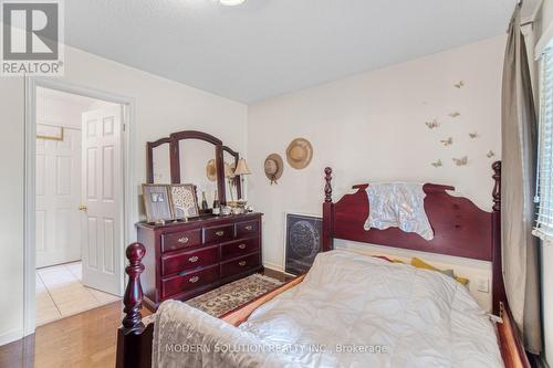 78 Laurier Avenue W, Richmond Hill, ON - Indoor Photo Showing Bedroom